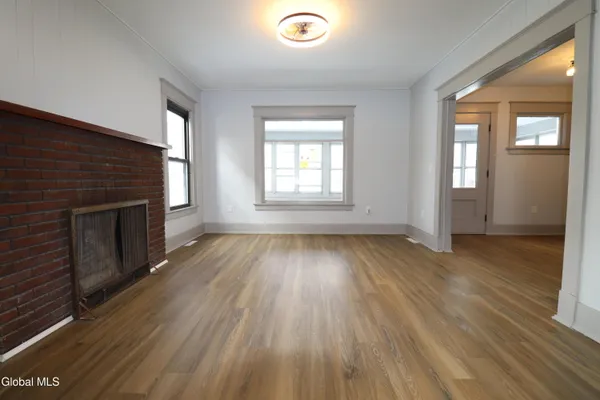 $2,800 | 442 Plymouth Avenue, Schenectady, NY 12308