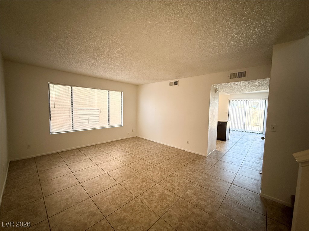 129 Colbath Street Las Vegas, NV 89142 - Photo 6 of 32