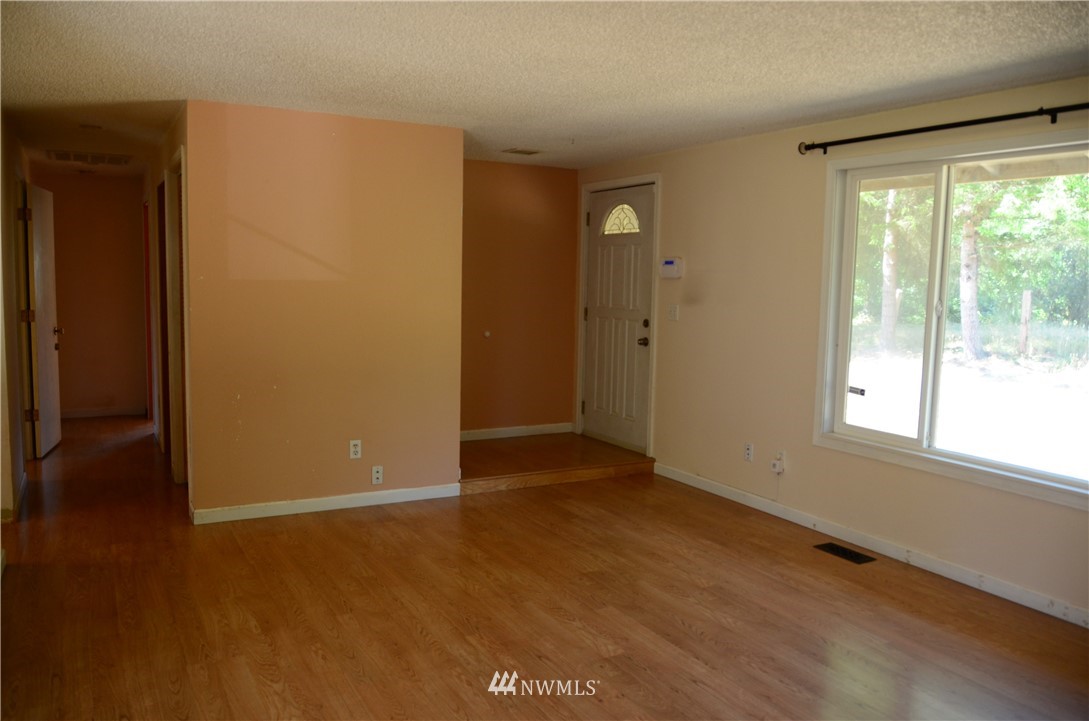 5684 Bulman Road Southeast Port Orchard, WA 98366 - Photo 11 of 23 Gallery Image 11