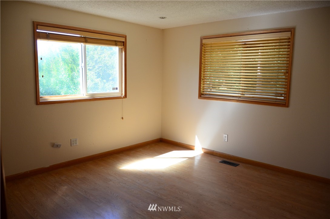 5684 Bulman Road Southeast Port Orchard, WA 98366 - Photo 15 of 23 Gallery Image 15