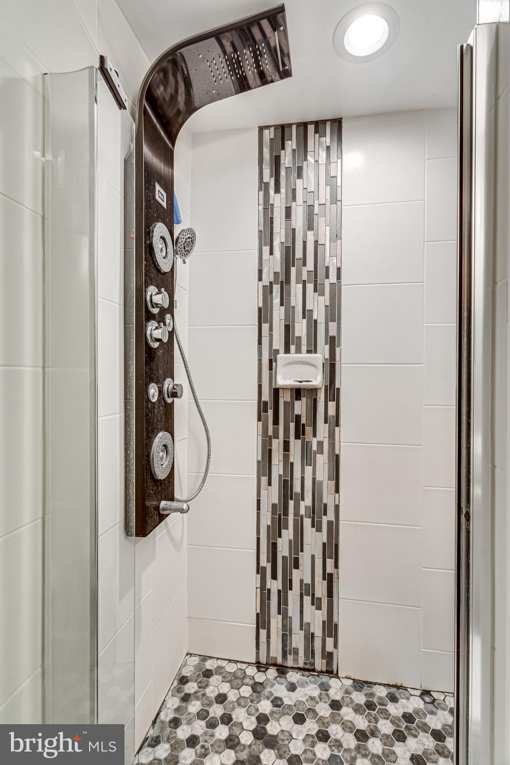 4809 Oglethorpe Street Riverdale, MD 20737 - Photo 20 of 48 Bathroom