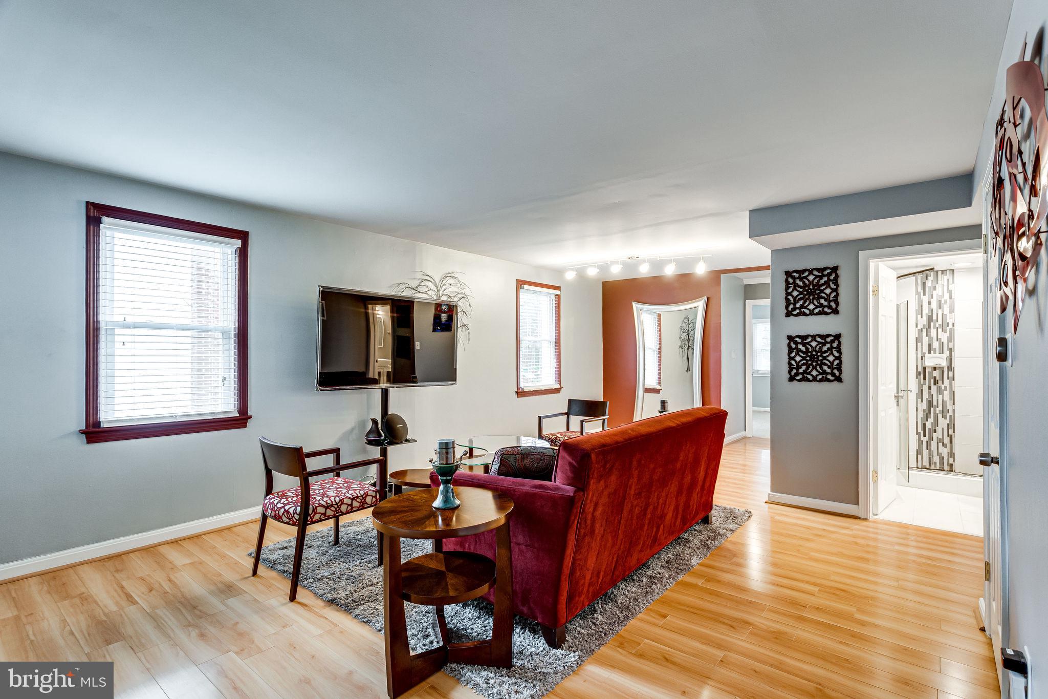 4809 Oglethorpe Street Riverdale, MD 20737 - Photo 6 of 48 Living Room