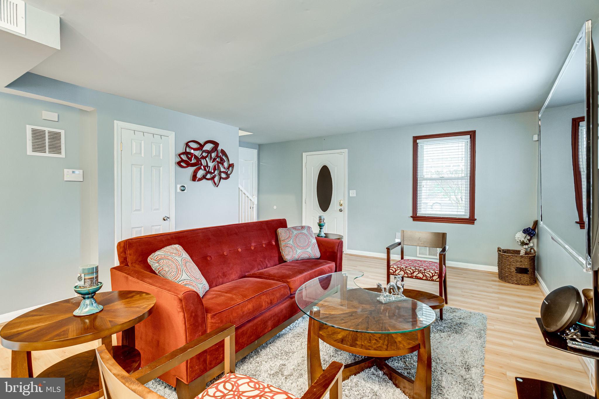4809 Oglethorpe Street Riverdale, MD 20737 - Photo 10 of 48 Living Room