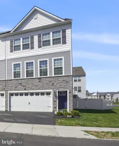 $569,000 | 35 Sisters Farmstead Dr Mount, Mount Laurel, NJ 08054