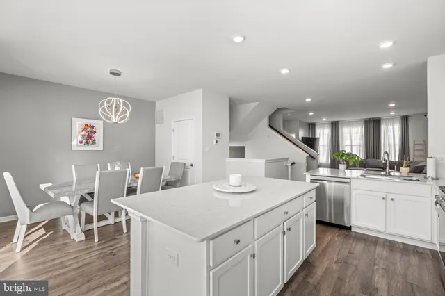 $569,000 | 35 Sisters Farmstead Dr Mount, Mount Laurel, NJ 08054