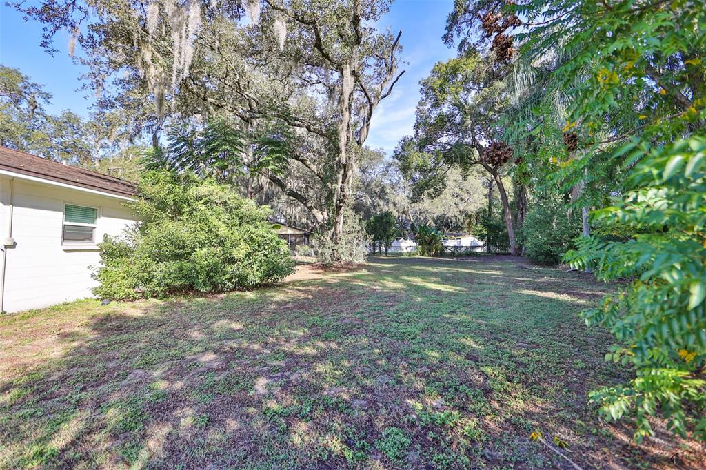 103 North Kingsway Road Seffner, FL 33584 - Photo 21 of 27 Gallery Image 21