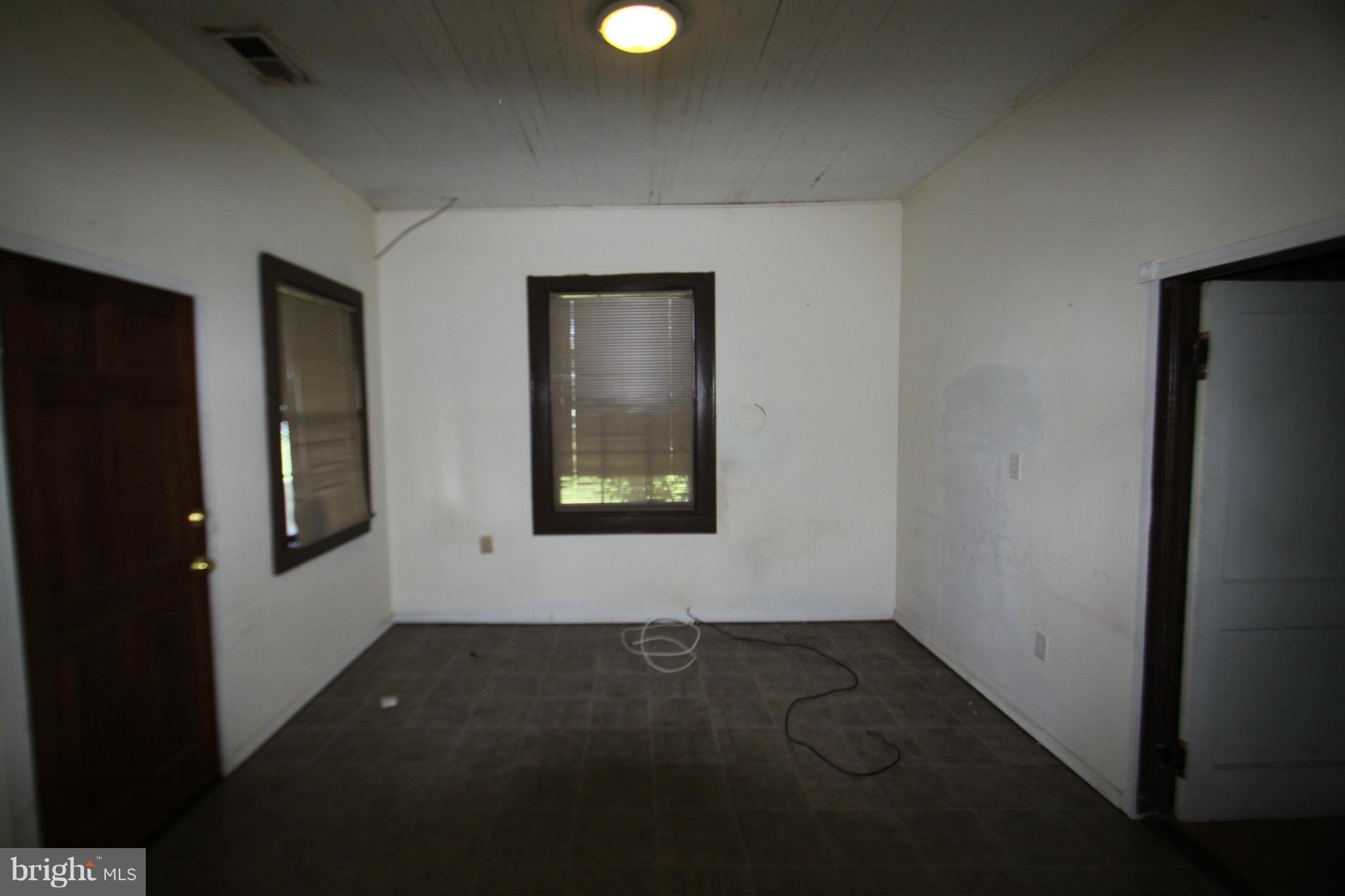 13483 South View Road Newburg, MD 20664 - Photo 7 of 21 Interior (General)