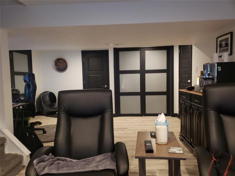 1105 Broughton Road Pittsburgh, PA 15236 - Photo 18 of 24 Gallery Image 18