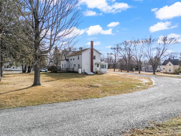 $280,000 | 308 Hartland Avenue, Pittsfield, ME 04967