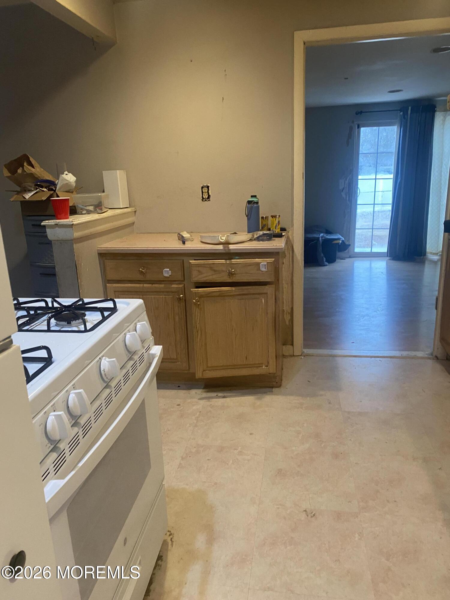 75 Maplewood Circle Brick, NJ 08723 - Photo 4 of 16 IMG_3381