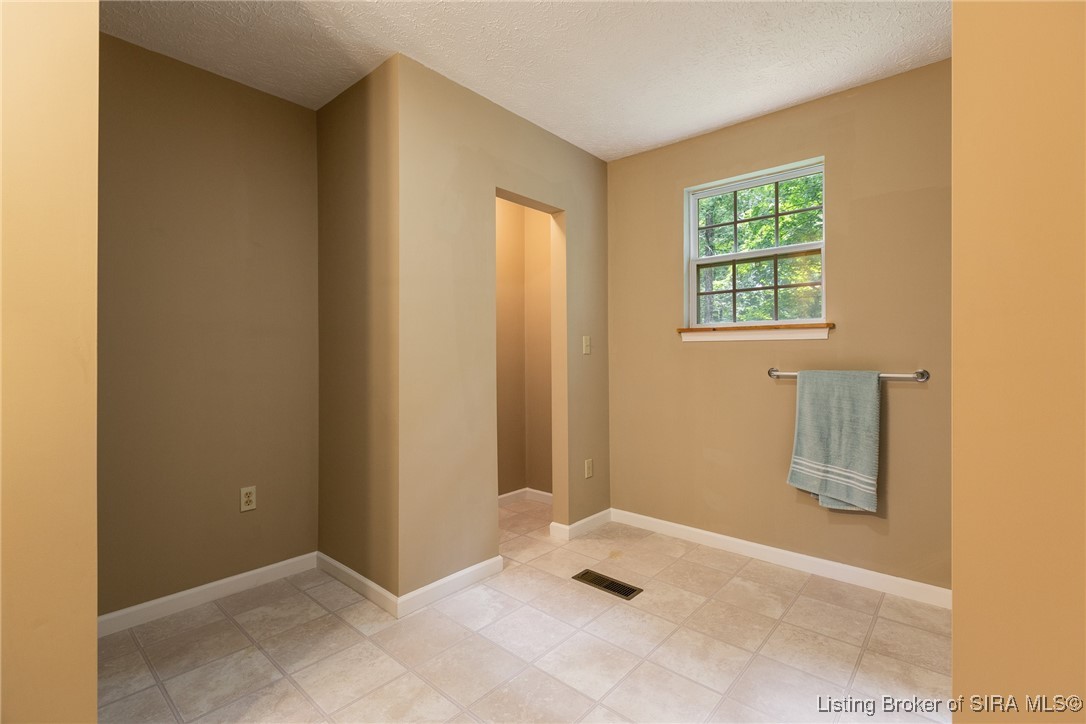 10440 East Saylor Road Salem, IN 47167 - Photo 53 of 57 Spacious second floor full bath!