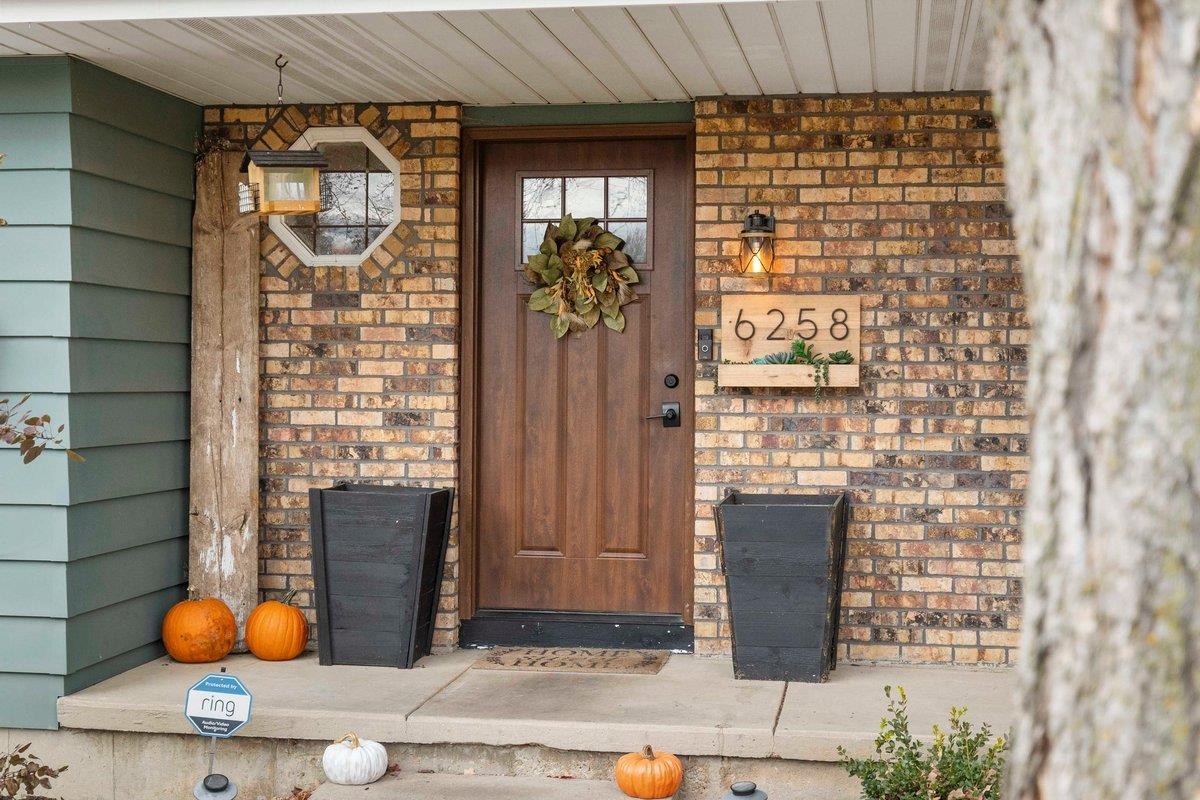 6258 Fox DeForest, WI 53532 - Photo 4 of 42