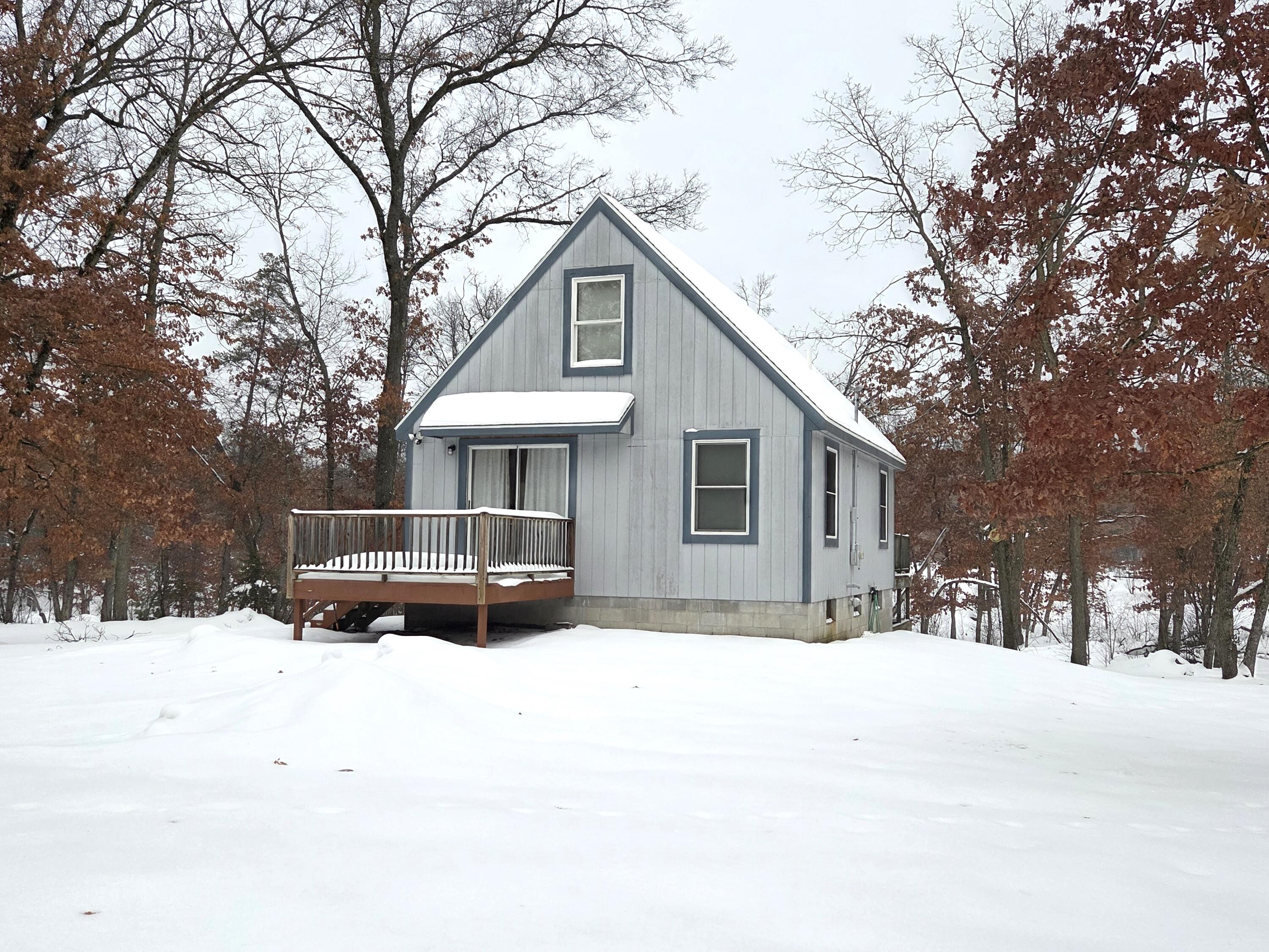 5594 South Peacock Trail Baldwin, MI 49304 - Photo 2 of 54 20260106_092148