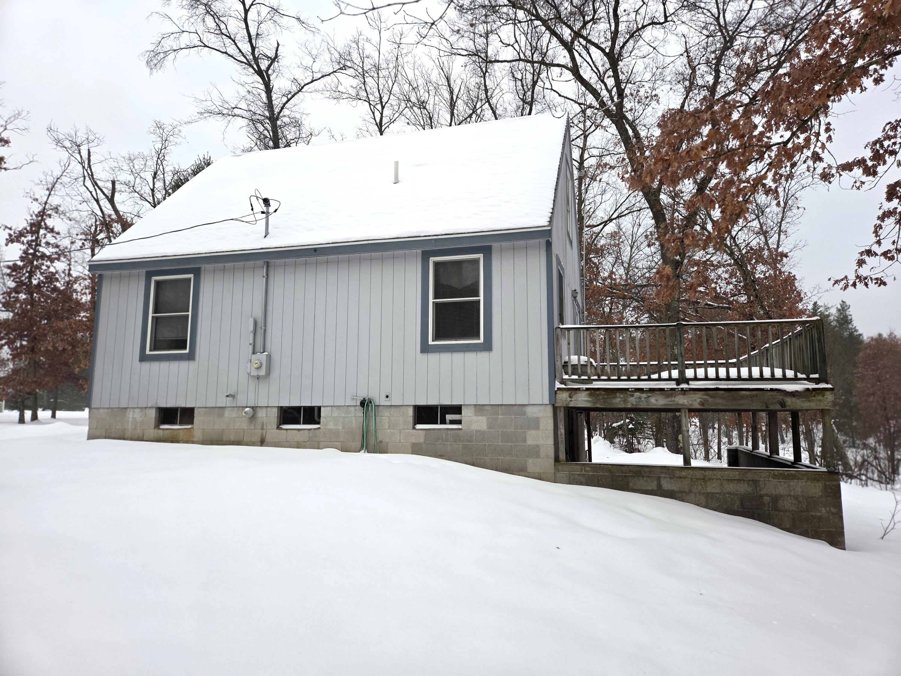 5594 South Peacock Trail Baldwin, MI 49304 - Photo 3 of 54 20260106_092237