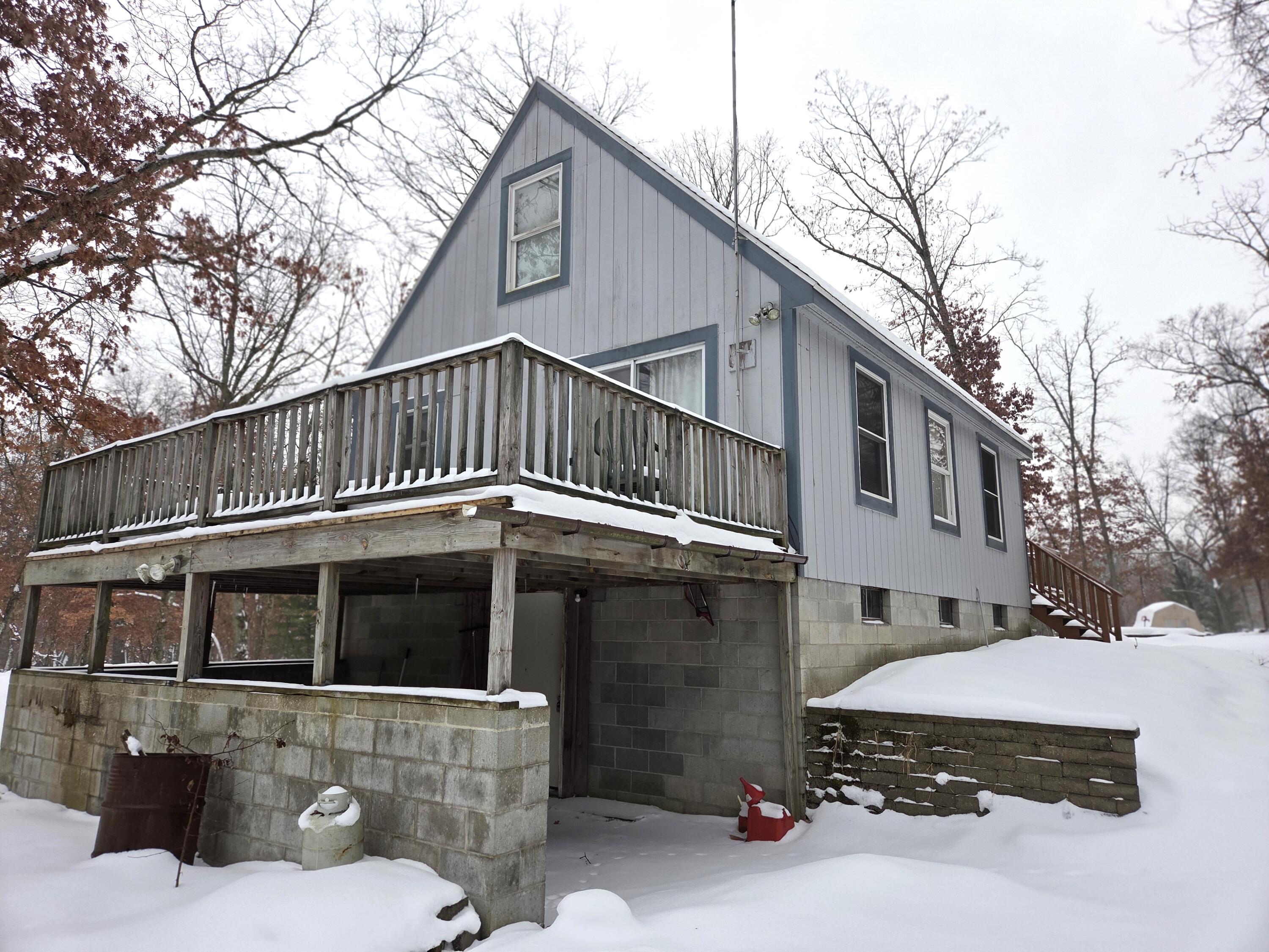5594 South Peacock Trail Baldwin, MI 49304 - Photo 4 of 54 20260106_092318