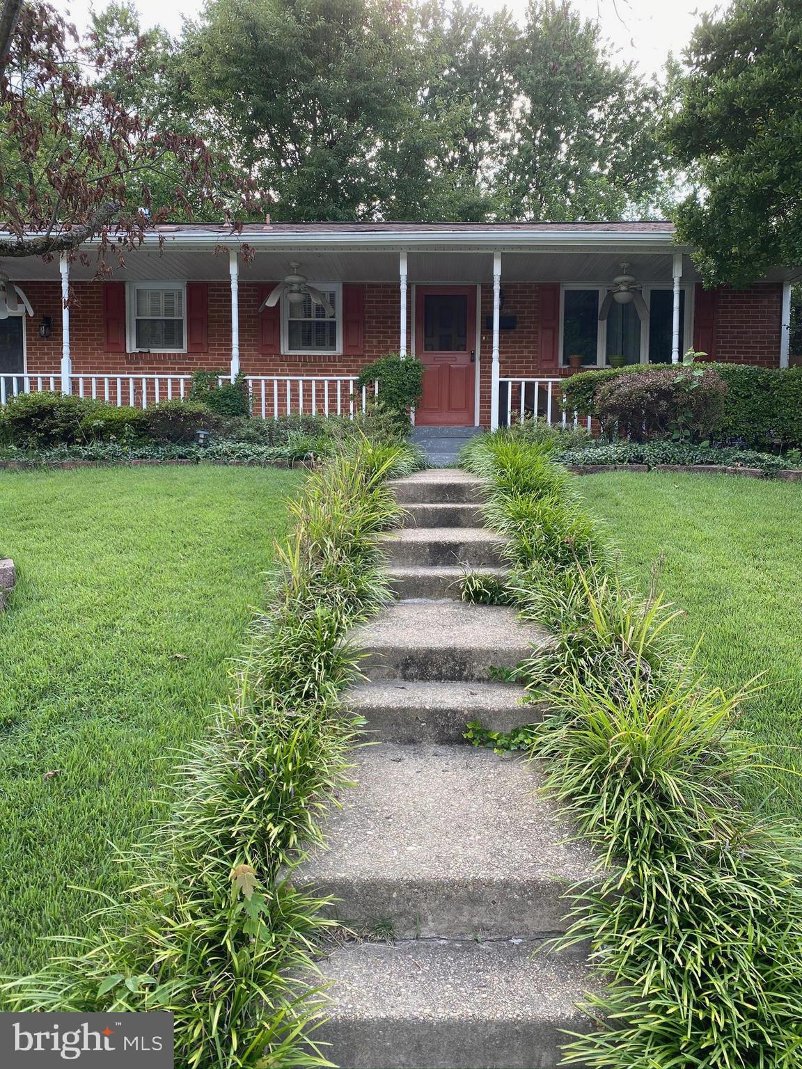 15220 Michigan Rd. Woodbridge, VA 22191 - Photo 1 of 44 Front