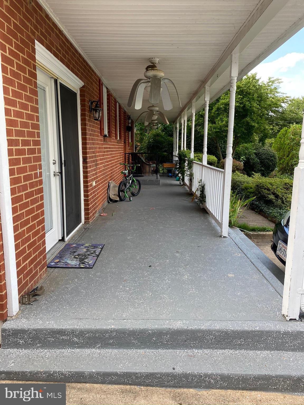 15220 Michigan Rd. Woodbridge, VA 22191 - Photo 5 of 44 Porch
