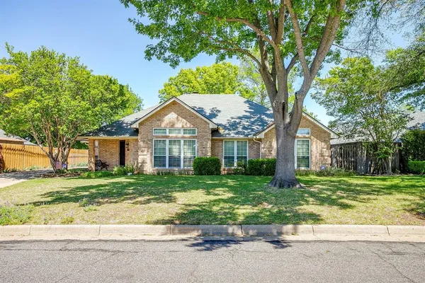 $256,900 | 1086 Rock Ridge Drive, Burleson, TX 76028