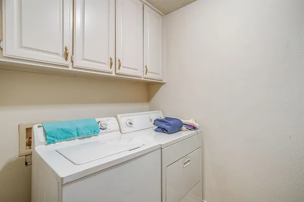 $256,900 | 1086 Rock Ridge Drive, Burleson, TX 76028
