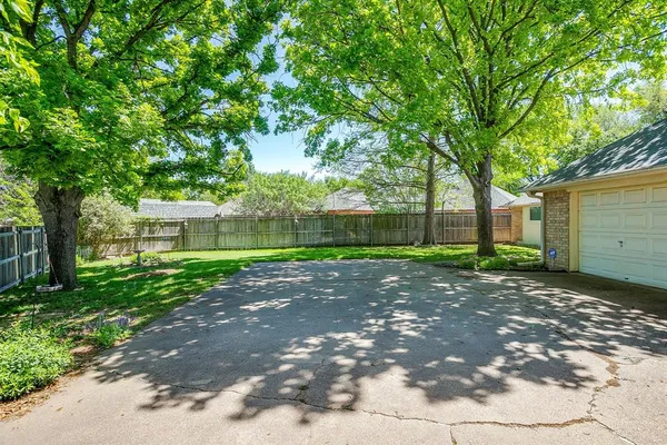 $256,900 | 1086 Rock Ridge Drive, Burleson, TX 76028