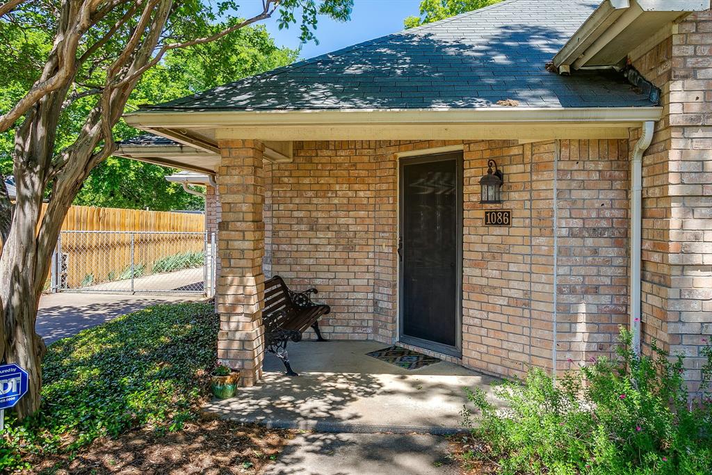 1086 Rock Ridge Drive Burleson, TX 76028 - Photo 4 of 40 a view of a door of the house