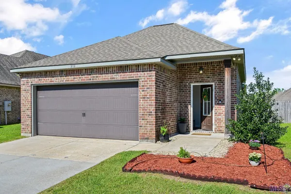 $320,000 | 952 Gentle Wind Drive, Baton Rouge, LA 70820