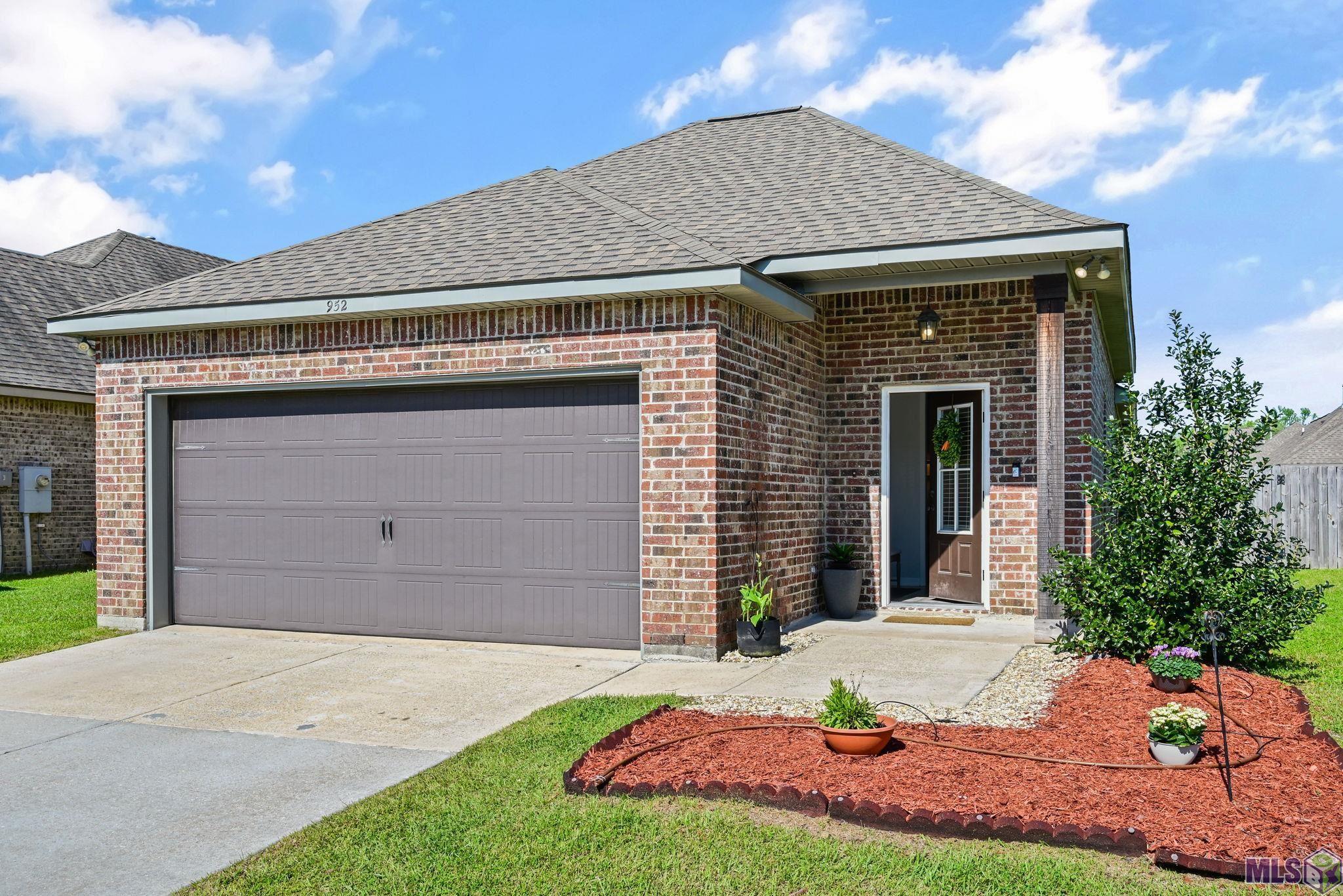 952 Gentle Wind Drive Baton Rouge, LA 70820 - Photo 1 of 15