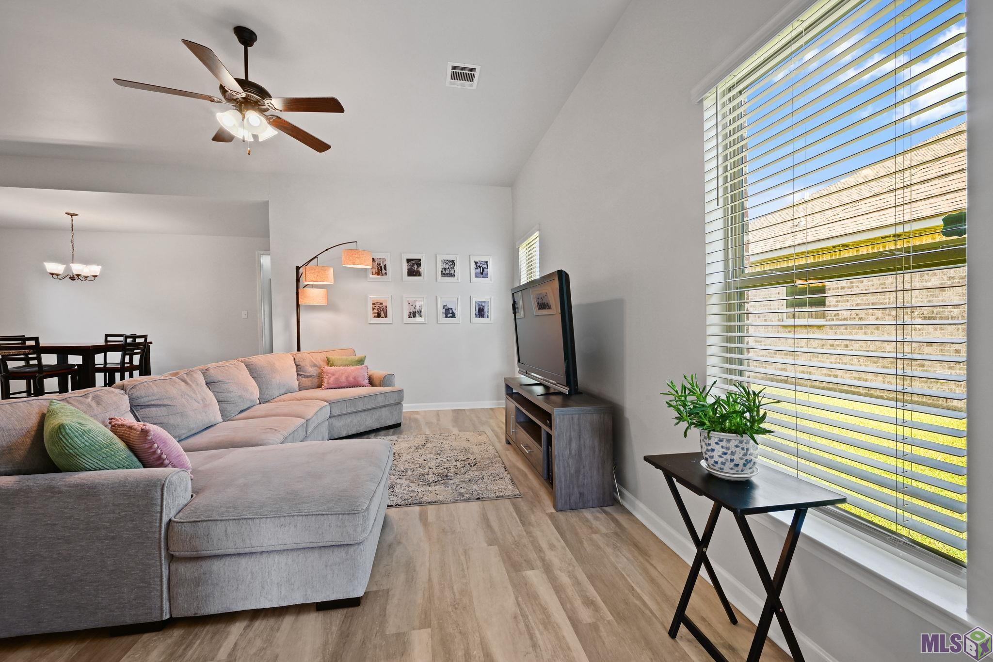 952 Gentle Wind Drive Baton Rouge, LA 70820 - Photo 3 of 15