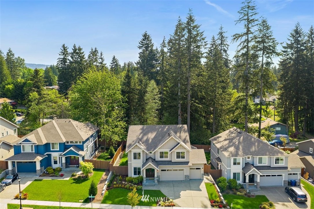 720 Wapato Place Southeast Renton, WA 98059 - Photo 2 of 32 Gallery Image 2
