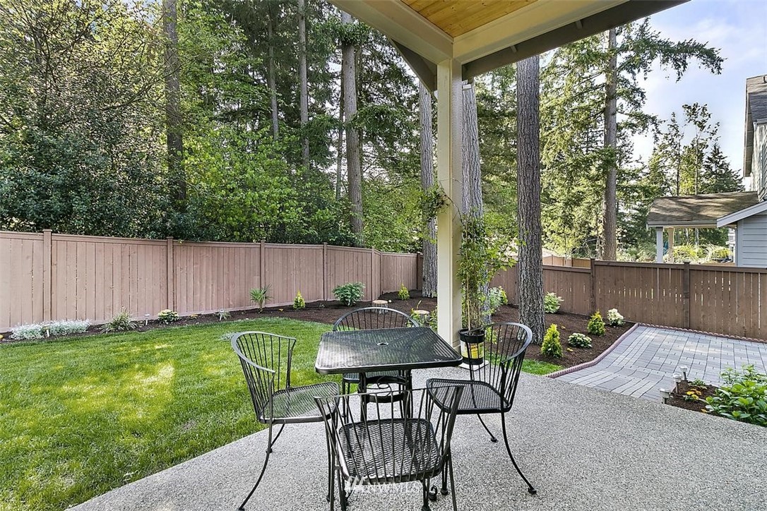 720 Wapato Place Southeast Renton, WA 98059 - Photo 3 of 32 Gallery Image 3
