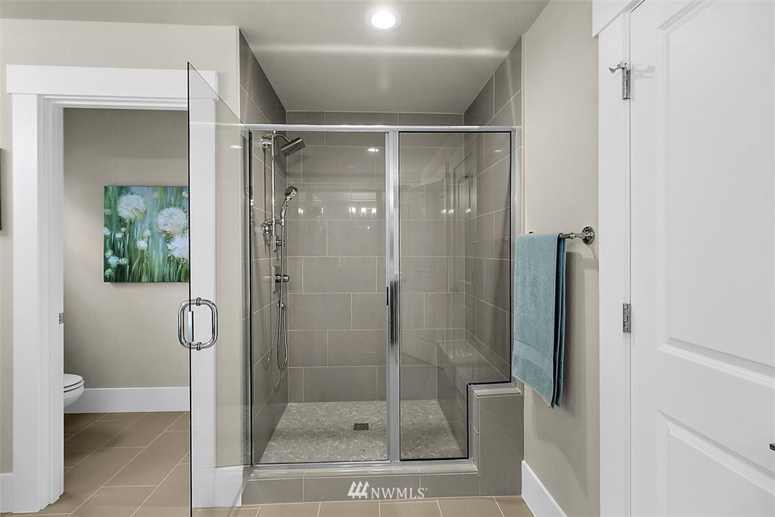 720 Wapato Place Southeast Renton, WA 98059 - Photo 7 of 32 Gallery Image 7