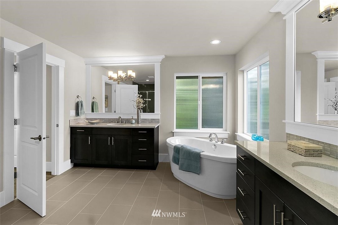 720 Wapato Place Southeast Renton, WA 98059 - Photo 8 of 32 Gallery Image 8