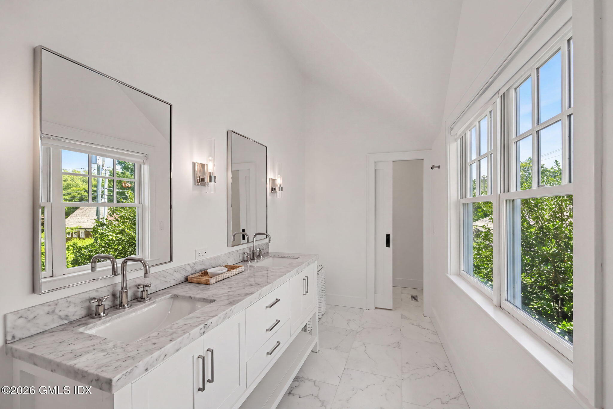 24 Rocky Point Road Old Greenwich, CT 06870 - Photo 20 of 39 Primary Bathroom