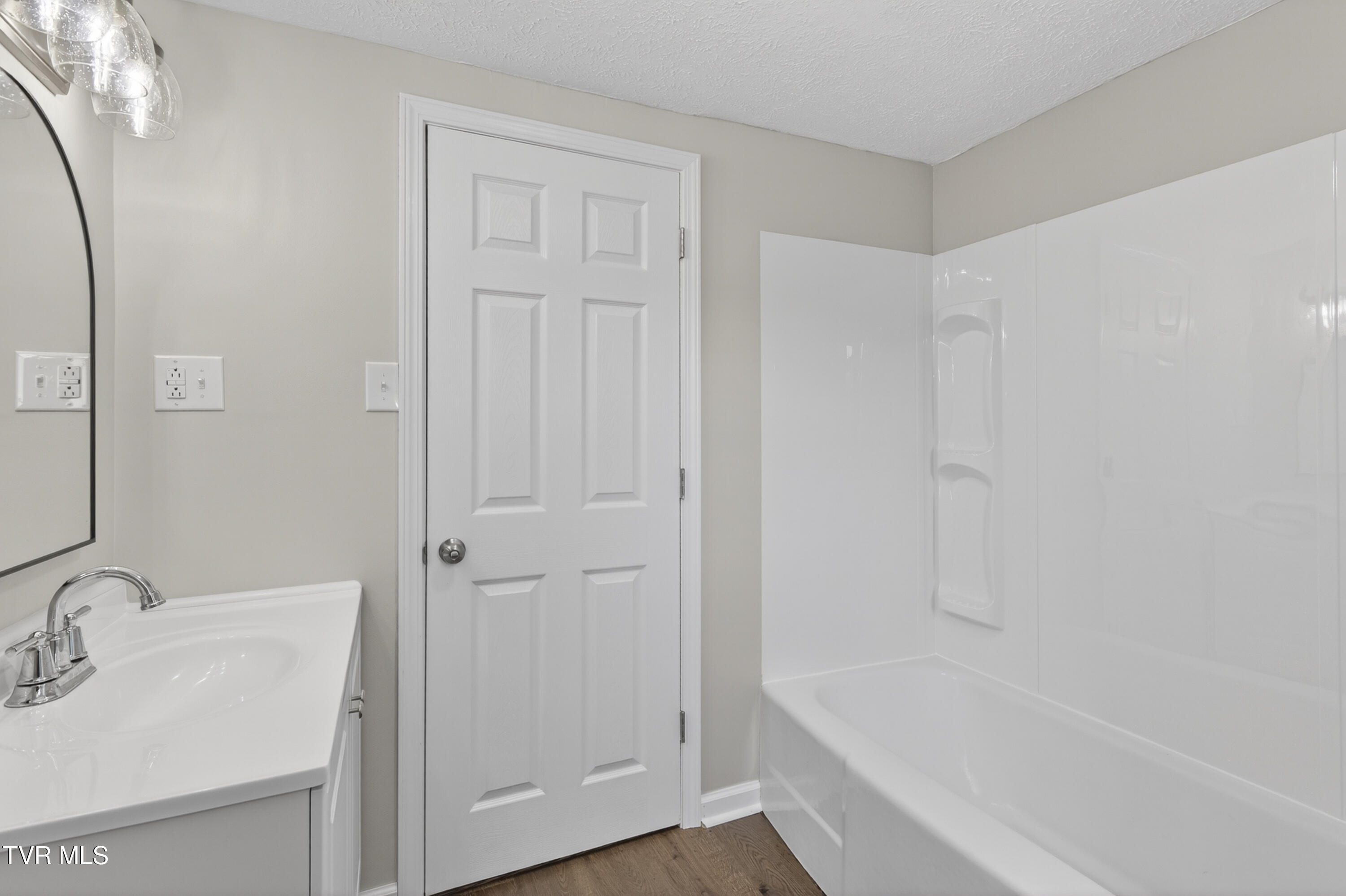 305 Cherokee Road Bristol, VA 24201 - Photo 15 of 25 304-Cherokee-Rd-Bristol-VA Caroline-Blev