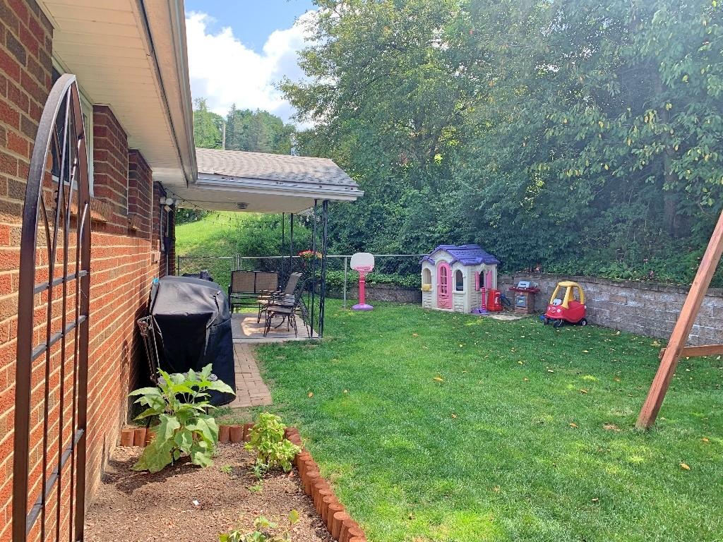 132 Francis Road Pittsburgh, PA 15239 - Photo 22 of 23