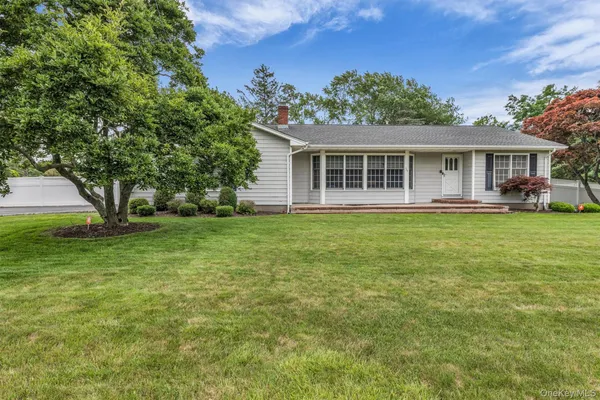 $749,000 | 383 Munsell Road, East Patchogue, NY 11772