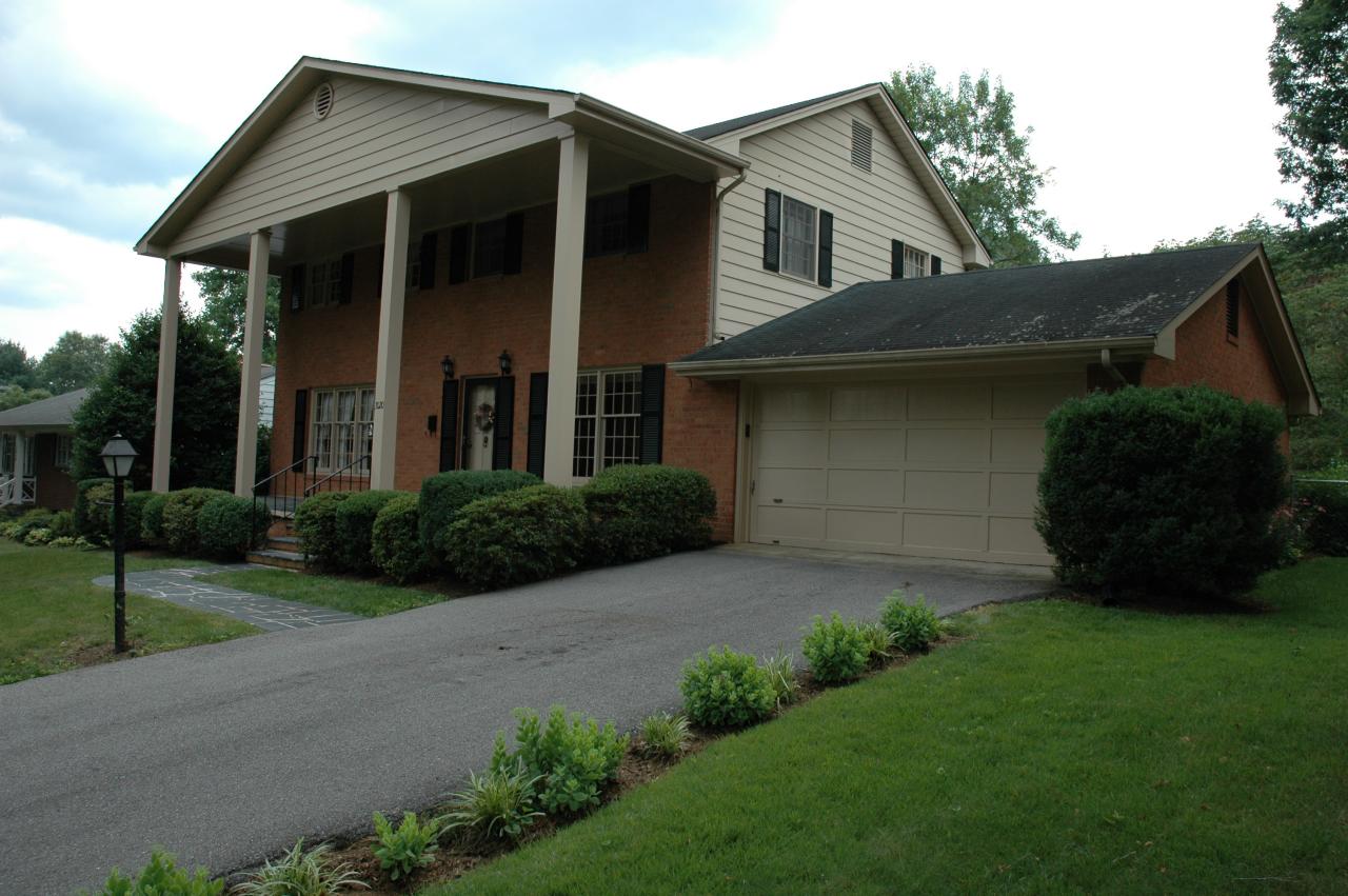 3020 Lofton Road Roanoke, VA 24018 - Photo 3 of 12 FRONT SIDE VIEW
