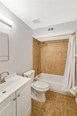 $1,500 | 4307 Southwest 70th Terrace, Gainesville, FL 32608