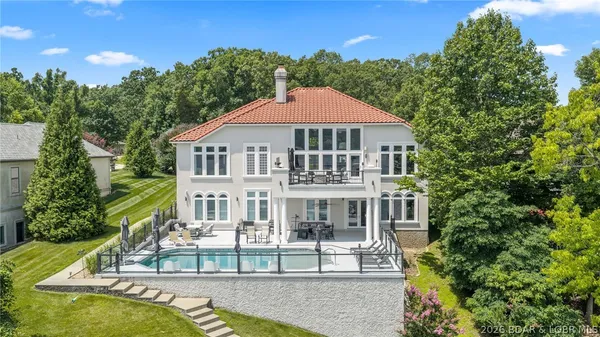 $2,849,000 | 764 Via Del Lago Drive, Sunrise Beach, MO 65079
