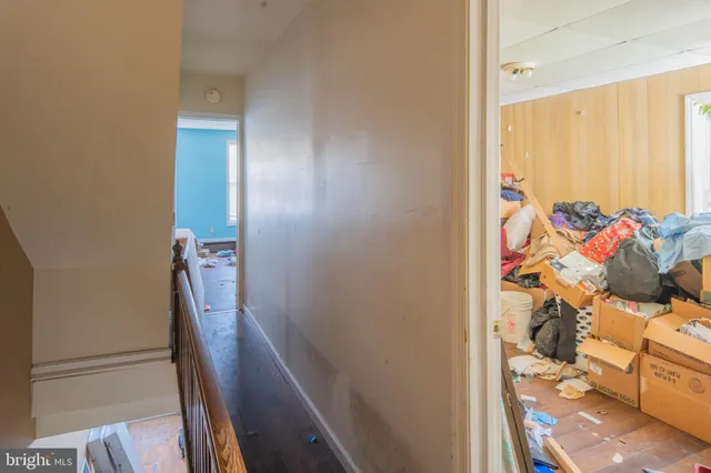 a view of walk in closet