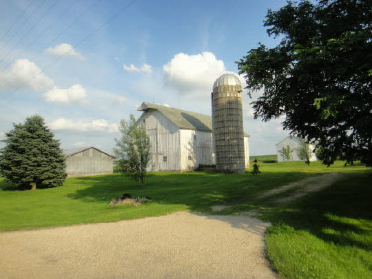 4007 East Lamm Road Freeport, IL 61032 - Photo 4 of 11 a view of a park