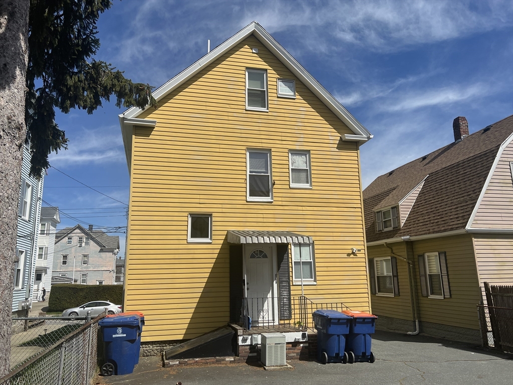 188 Belleville Road New Bedford, MA 02745 - Photo 3 of 23