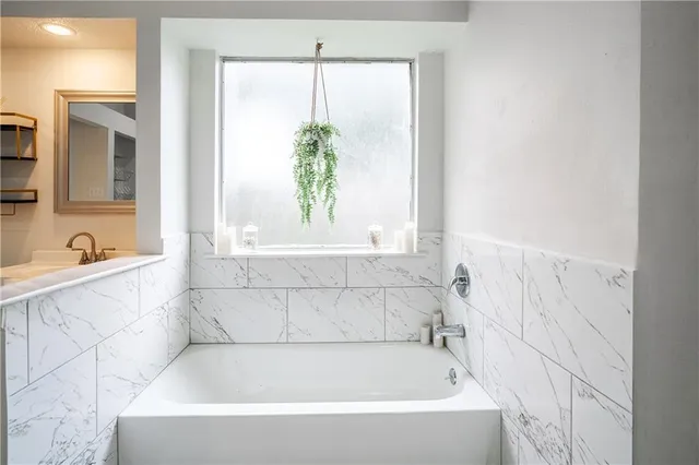 $2,100 | 3427 Timber Ridge Court, New Orleans, LA 70131