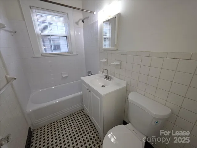 $1,949 | 2409 Commonwealth Avenue, Charlotte, NC 28205