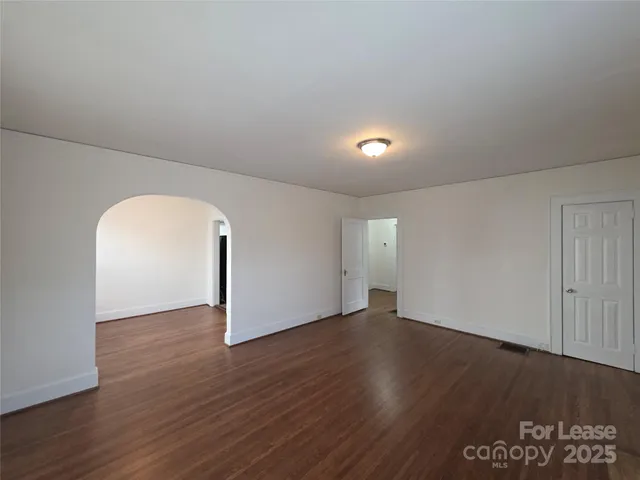 $1,949 | 2409 Commonwealth Avenue, Charlotte, NC 28205