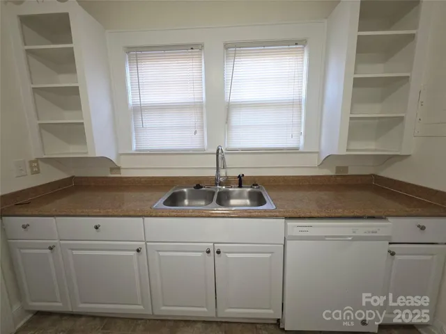 $1,949 | 2409 Commonwealth Avenue, Charlotte, NC 28205