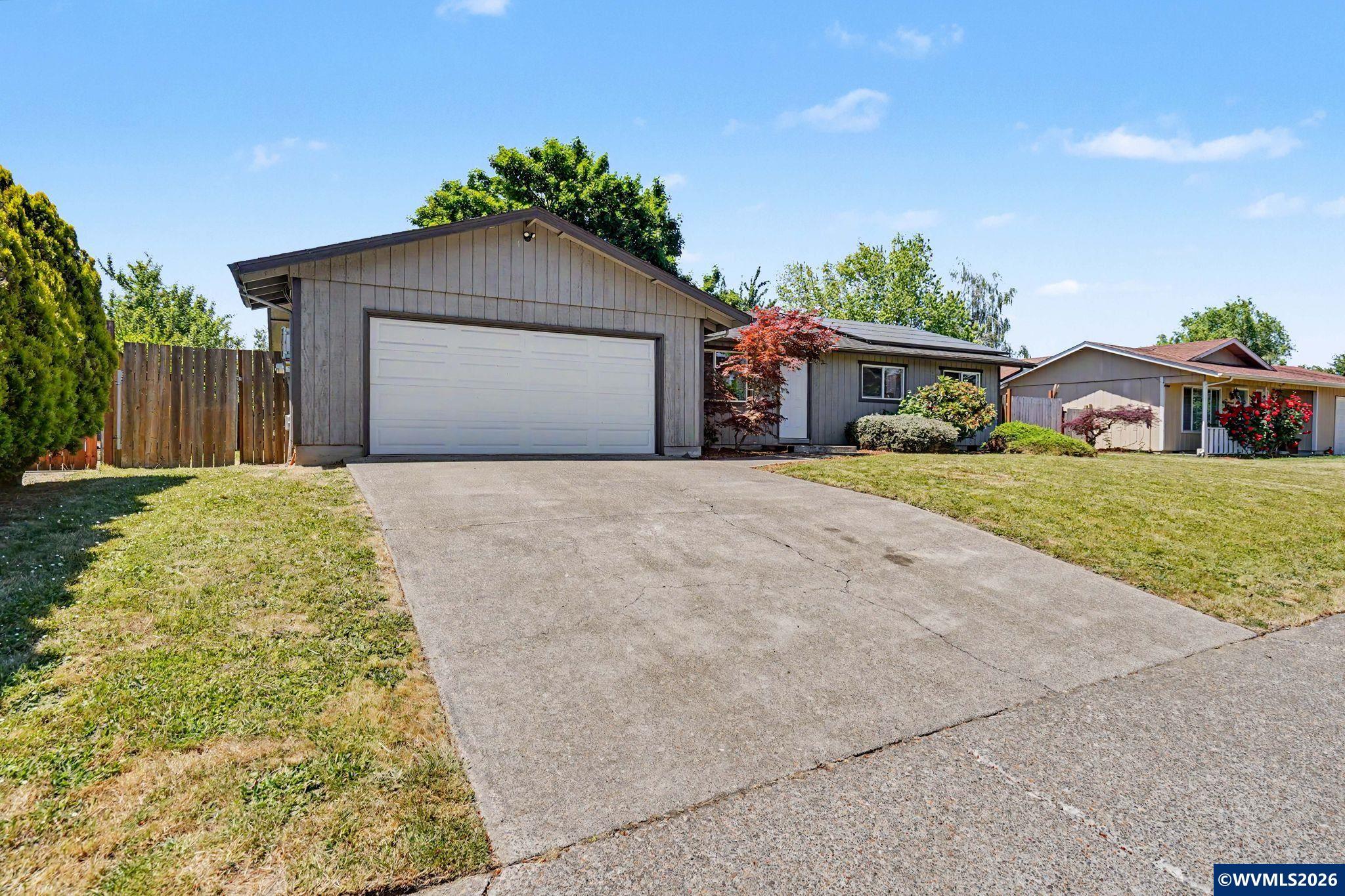 460 North 12th Street Independence, OR 97351 - Photo 3 of 34