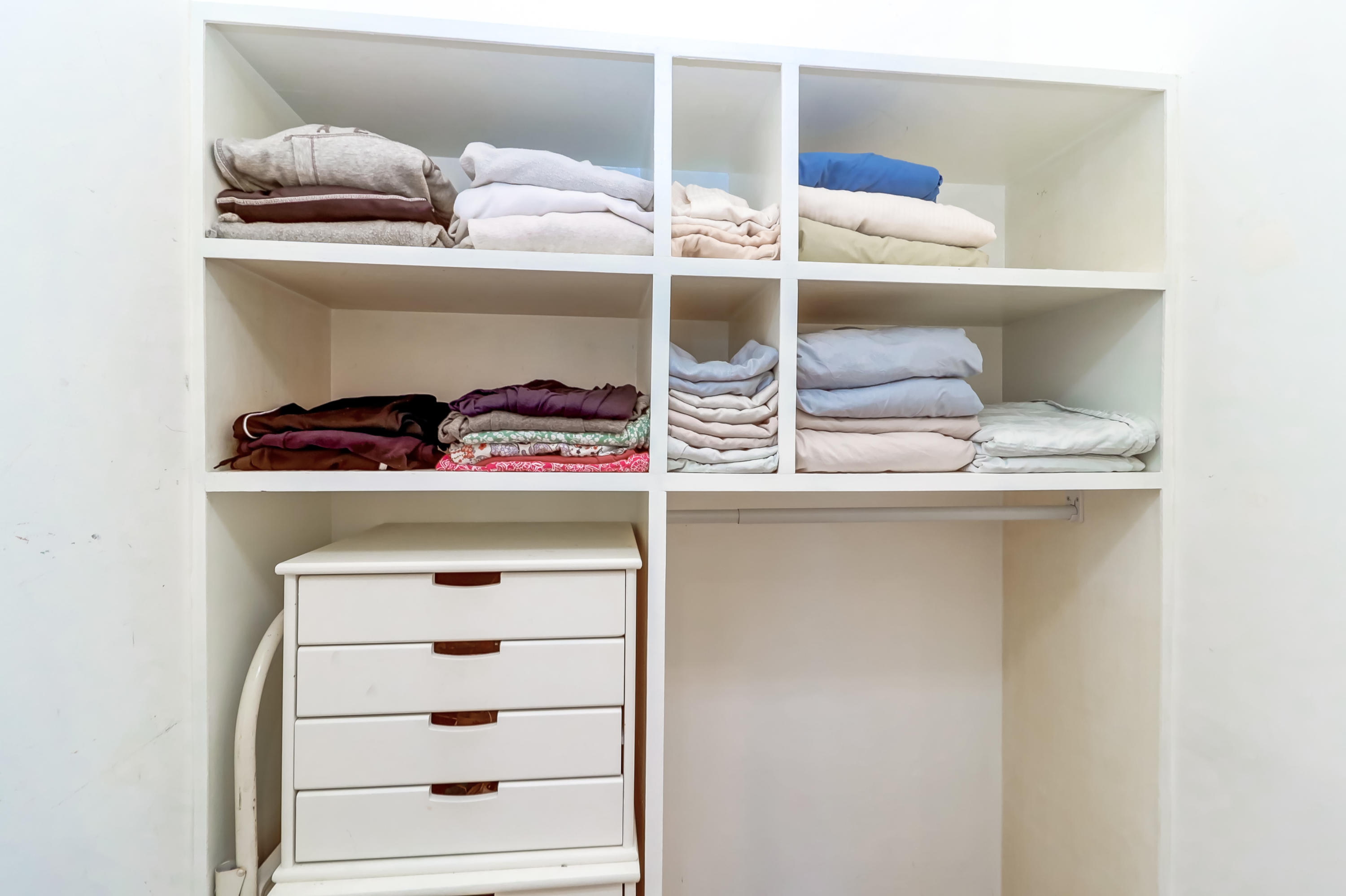 2096 Rookery Lane Charleston, SC 29414 - Photo 32 of 122 Linen Closet
