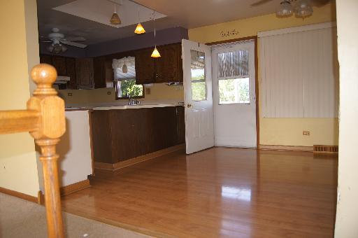 816 Stonegate Road New Lenox, IL 60451 - Photo 3 of 13
