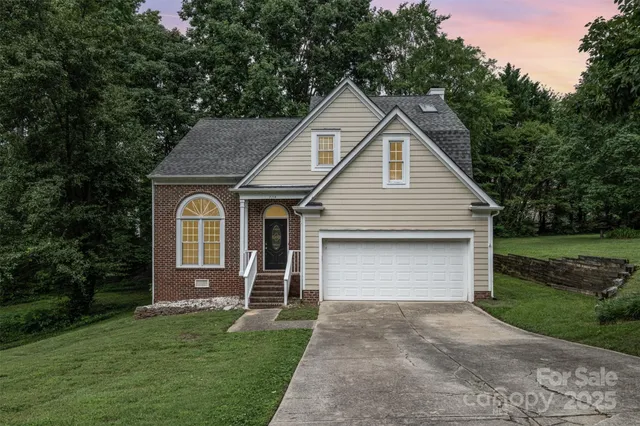 $324,900 | 7114 Kinsmore Lane, Charlotte, NC 28269